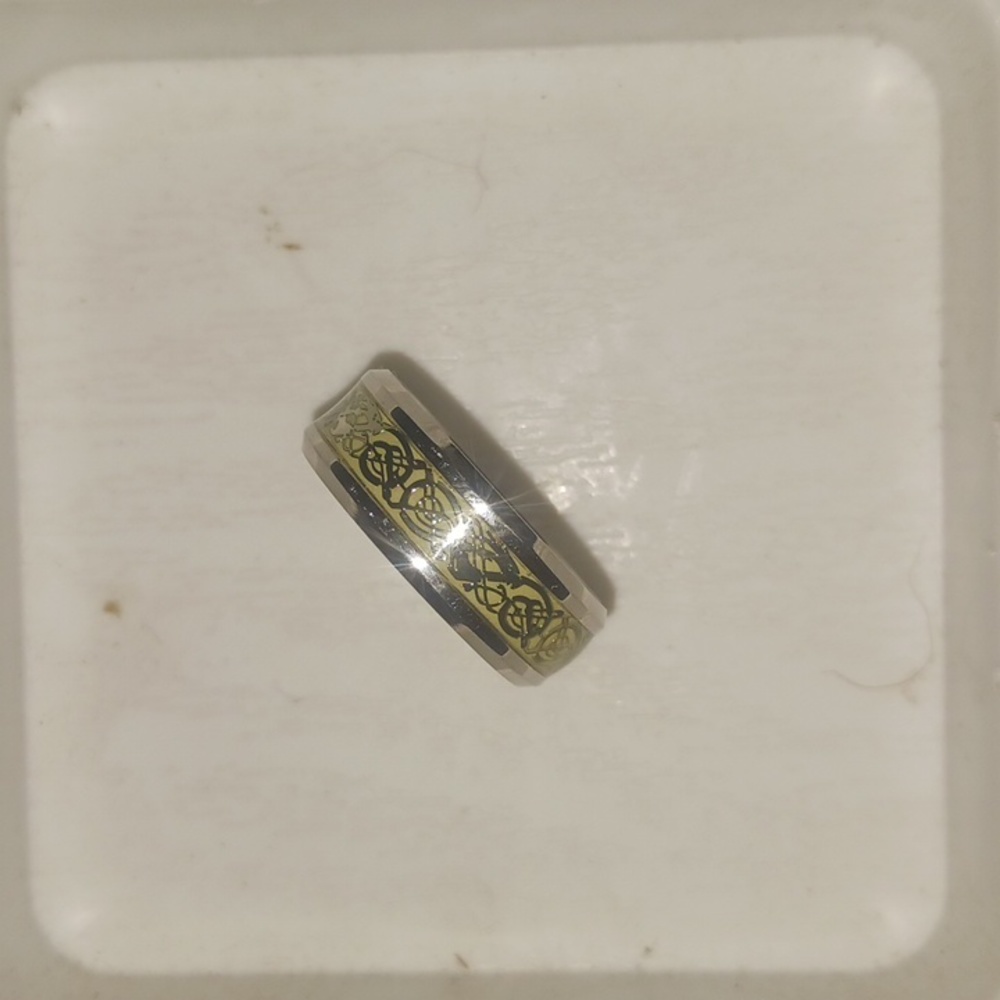 Unknown Design Ring